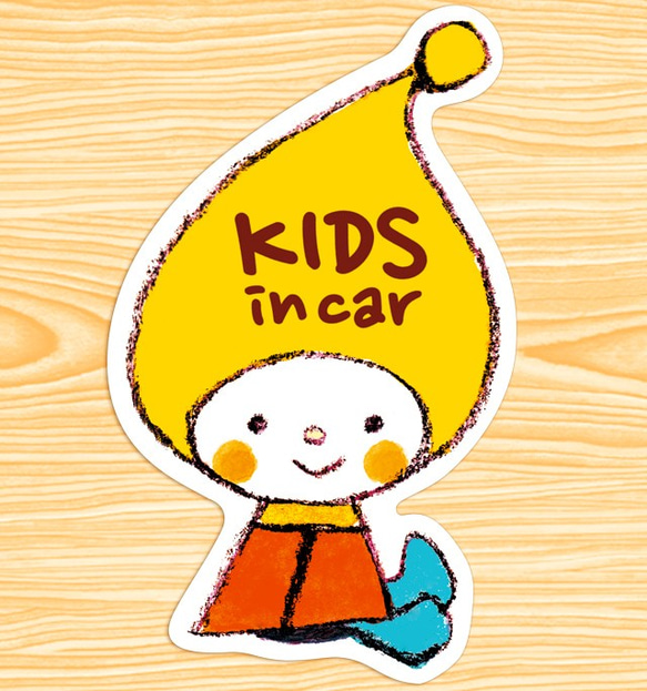 KIDS IN CAR マグネットステッカー(黄色い帽子のエルフちゃん） 1枚目の画像