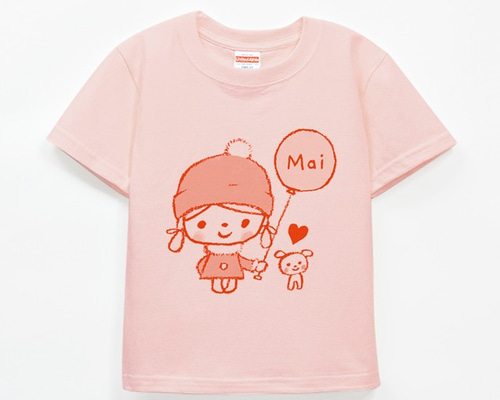 名前が入れられるTシャツ（オレンジコートの女の子/アプリコット色