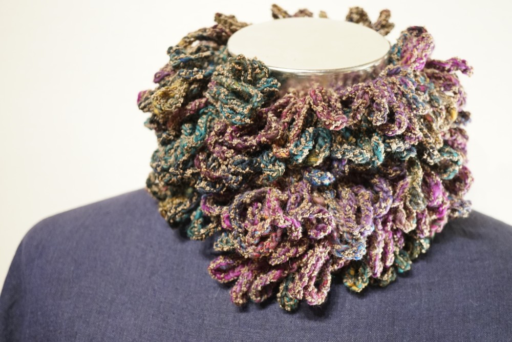 手紡ぎ糸のラリエット風マフラー（ピエロ）