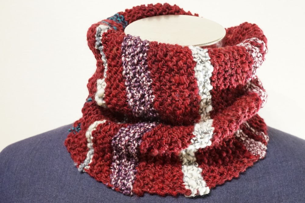 手紡ぎ糸のネックウォーマー&帽子/気分しだいでお好きな色目をフロントにして・・・