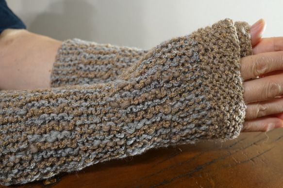 シェットランド＆メリノのリストウォーマー/手紡ぎ糸・手編み 2枚目の画像