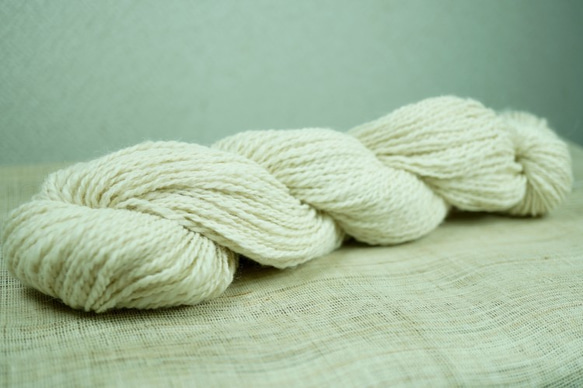 アルパカ100%双糸(手紡ぎ糸)オフホワイト 3枚目の画像