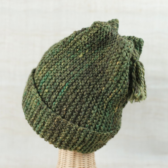 手紡ぎ糸の帽子/秋色に変化を見せる緑をイメージして、ツイード風に。染色コリデールをMIX 1枚目の画像