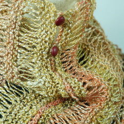 手紡ぎ糸のネックウォーマー/ドライブ編み 2枚目の画像