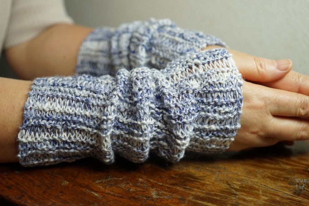 バンブー手紡ぎ糸のリストウォーマー＆レッグウォーマー 4,698円