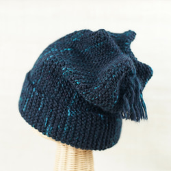 手紡ぎ糸の帽子/藍染め風に仕上げたくて、染色コリデールの濃紺をベースに、トルコブルーを散らしてツイード風に 1枚目の画像