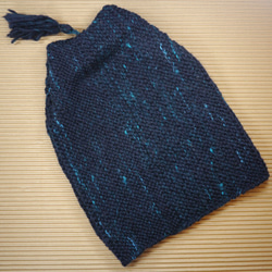 手紡ぎ糸の帽子/藍染め風に仕上げたくて、染色コリデールの濃紺をベースに、トルコブルーを散らしてツイード風に 5枚目の画像