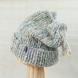 手紡ぎ糸の帽子/白ベースに様々な色をツイード風に散りばめて。コリデール 1枚目の画像