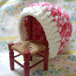 ☆手縫い屋の編み編み帽子☆もこもこモール毛糸☆54㎝☆濃桃系ミックス＆白☆ポリエステル100% 2枚目の画像