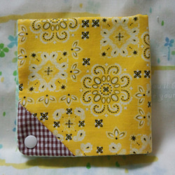 ◆手縫い☆2WAY☆Wガーゼスタイ/ハンカチ22×22㎝☆黄色バンダナ柄×黄緑色チェック☆プラスナップ 2枚目の画像