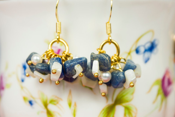 Riitta 藍色土耳其繁花 flower 耳環 (可改夾式) 第1張的照片