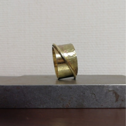 ツートーンの指輪 2枚目の画像