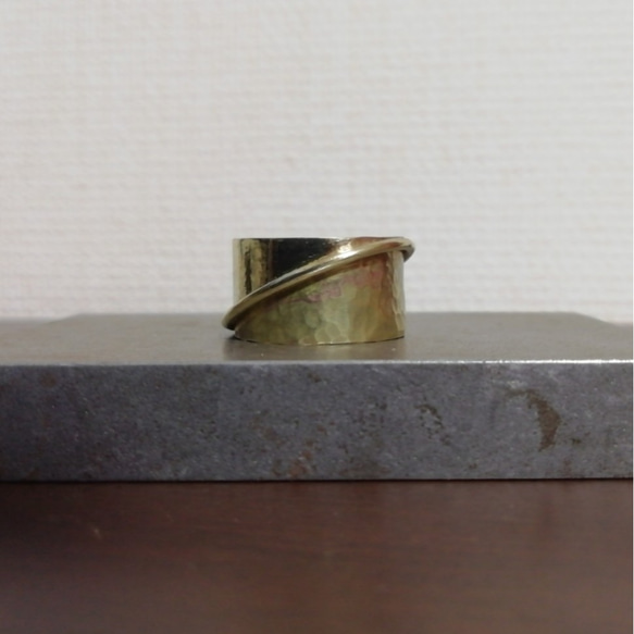 ツートーンの指輪 3枚目の画像