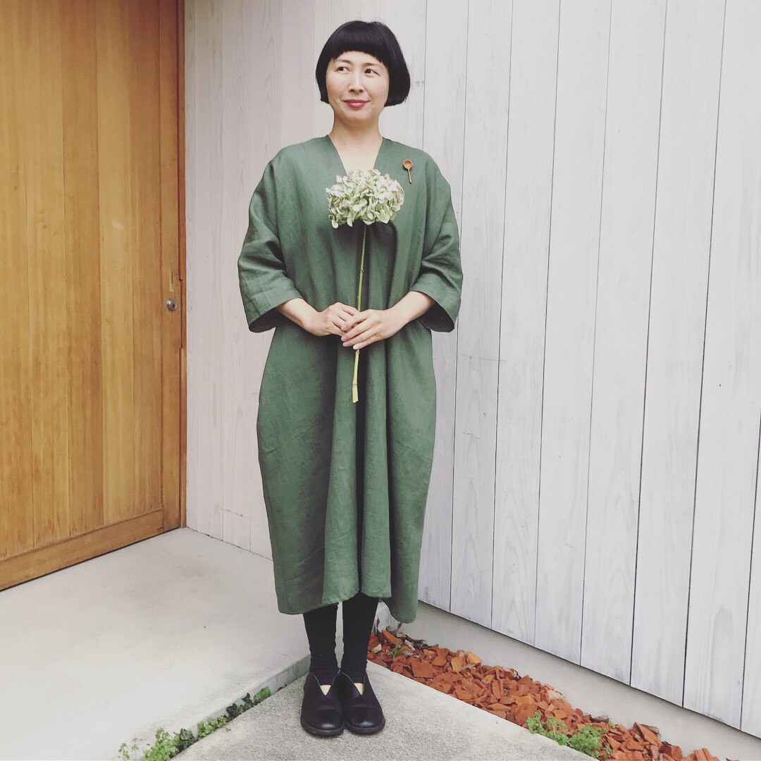 45R オリーブ色 七分袖ワンピース オリーブ色☆四角ワンピース薄手リネン☆春夏☆七分袖