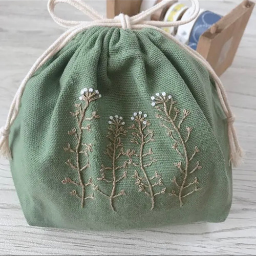handmade⚘ハーフリネン刺繍巾着 なずな ペンペン草 ⚘⚘⚘⚘赤
