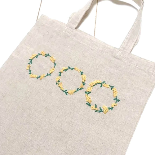 handmadeꕀ黄色いお花のリース 刺繍ハーフリネントートバッグex.樋口愉 