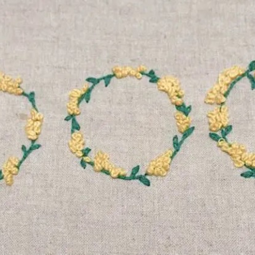 handmadeꕀ黄色いお花のリース 刺繍ハーフリネントートバッグex.樋口愉 