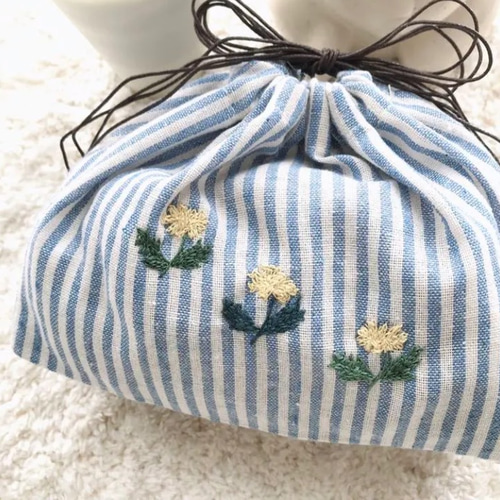 handmade⚘刺繍巾着みっつのタンポポ⚘⚘⚘ ex.ミナペルホネン 巾着袋  