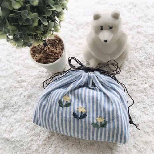 handmade⚘刺繍巾着みっつのタンポポ⚘⚘⚘ ex.ミナペルホネン 巾着袋  