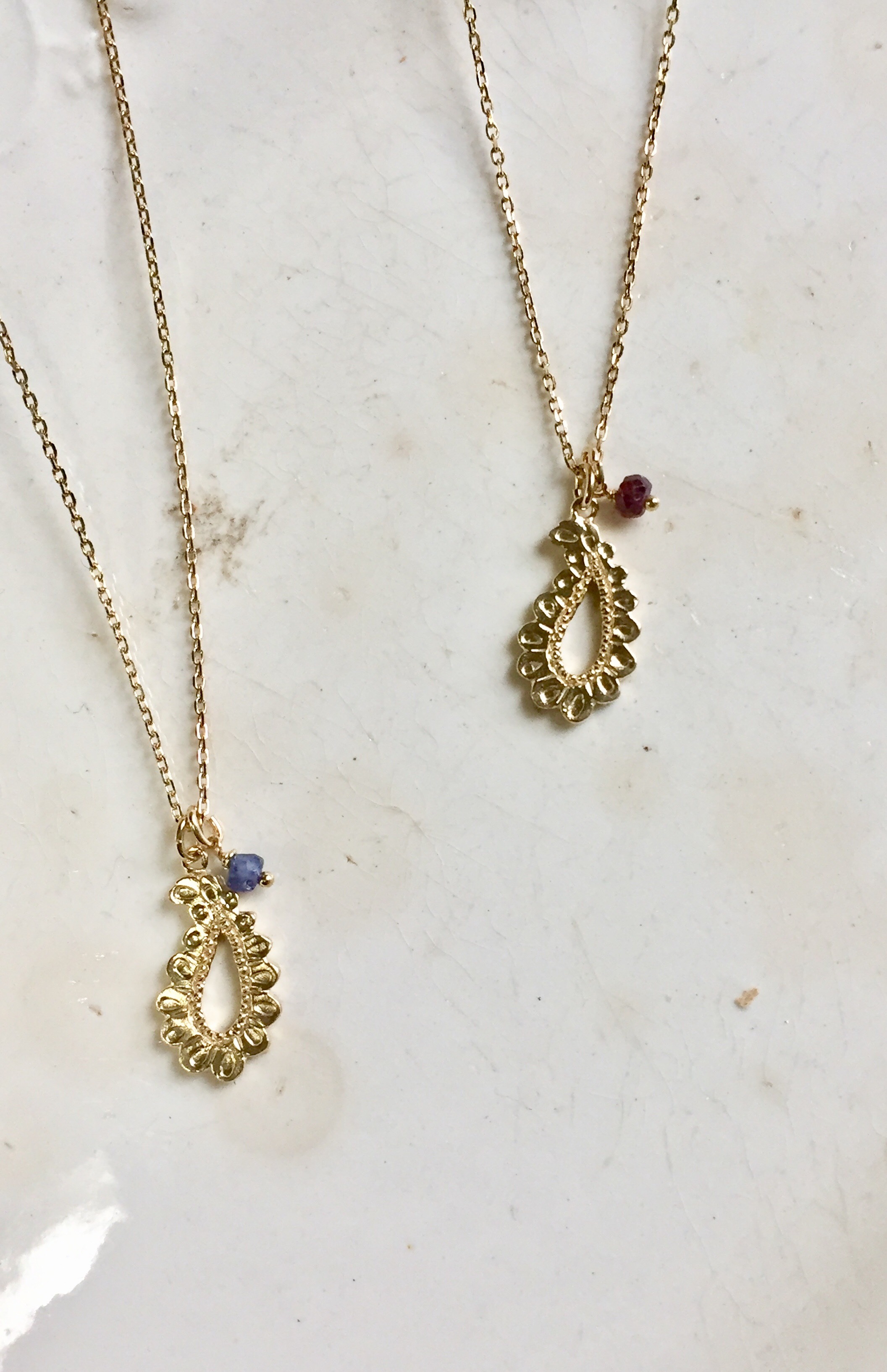 SV925✳︎ペイズリー文様ネックレスサファイア✳︎ゴールドコーティング✳︎天然石