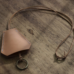 栃木レザーのキーカバー/ナチュラル/クロシェット 2枚目の画像