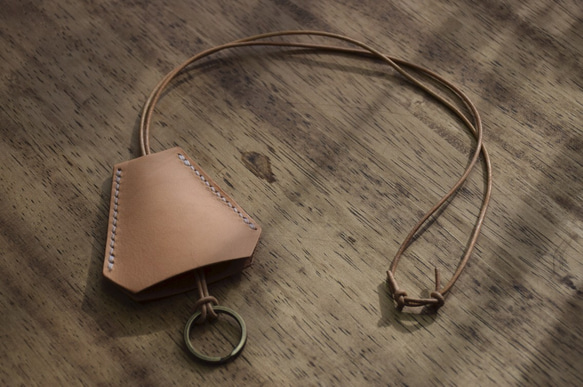 栃木レザーのキーカバー/ナチュラル/クロシェット 2枚目の画像