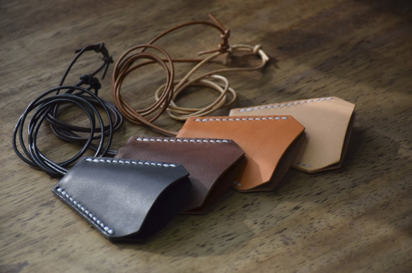 栃木レザーのキーカバー/ナチュラル/クロシェット 3枚目の画像