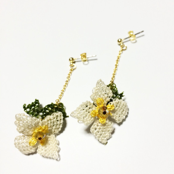 トルコ刺繍のお花ピアス♡ 1枚目の画像