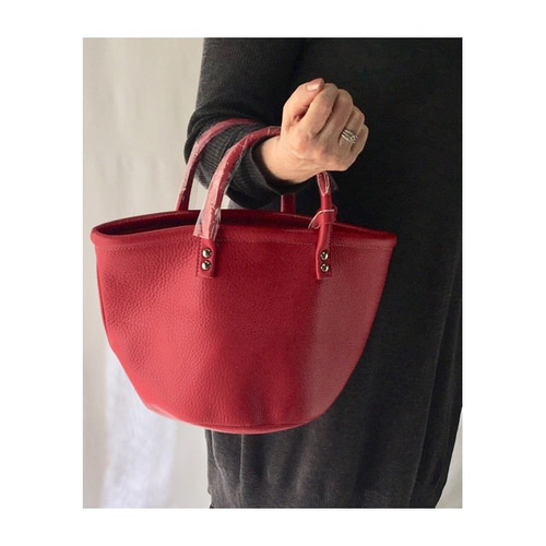 NO.137090マザーズバッグ母の日のプレゼントにも！red 人気NO.1 トート