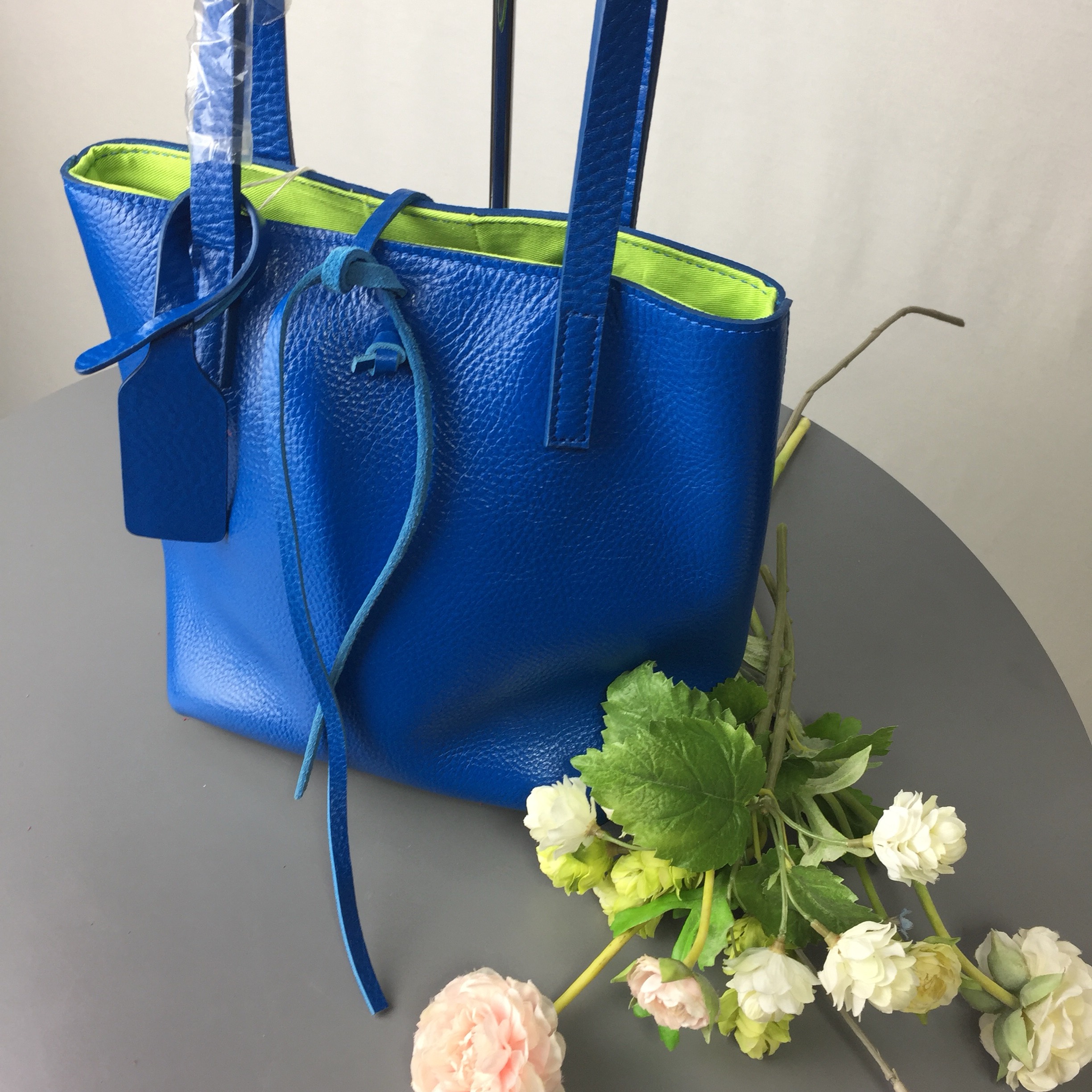 NO.127005縦型(小)母の日プレゼントに最高級イタリアンカーフトートバッグ ブルー 綿裏地、底板底鋲つき