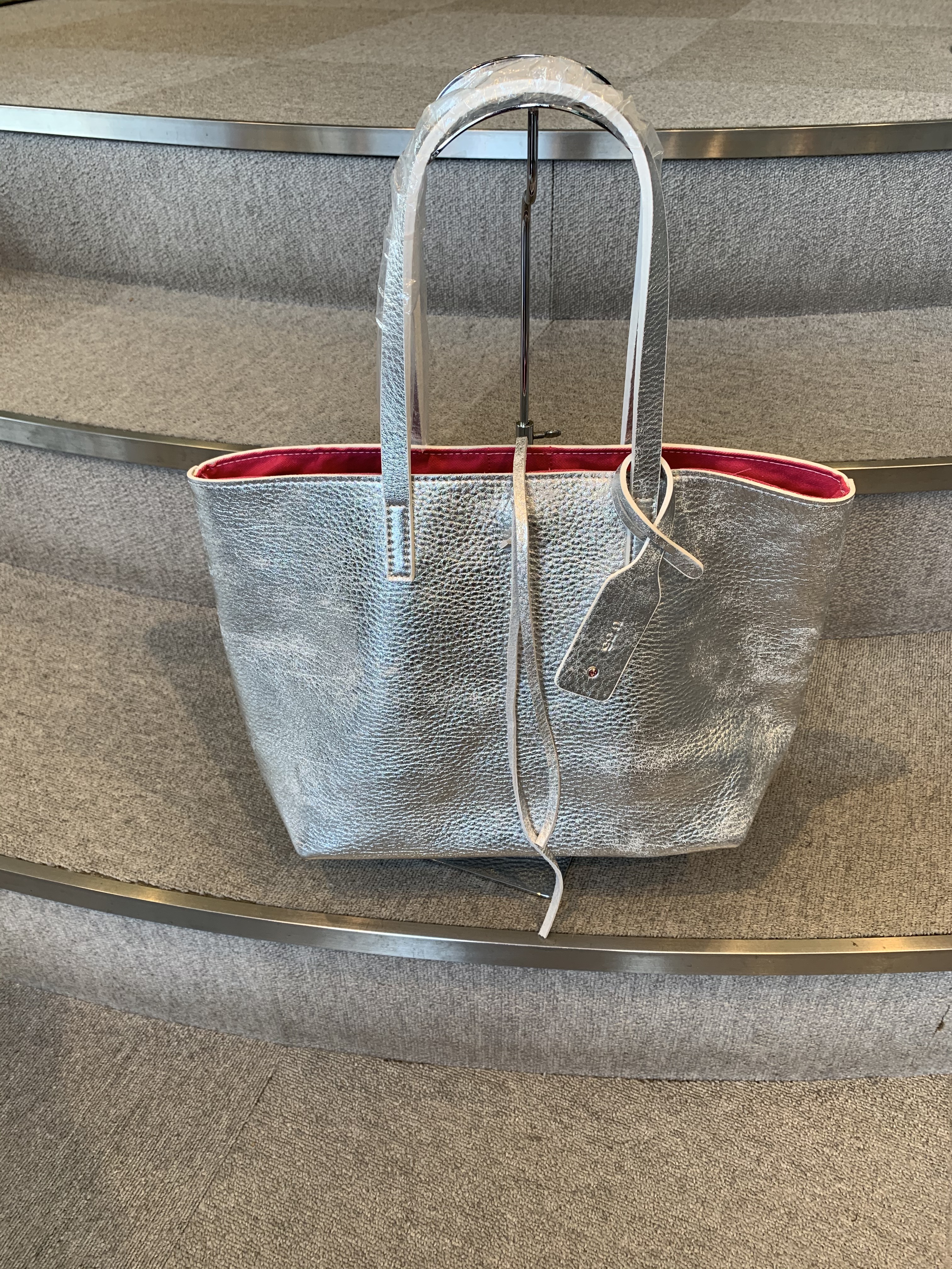 最上級イタリアンレザートートバッグ   NO.137015横型(中)シルバー    ☆オプション綿ショッキングピンク裏地