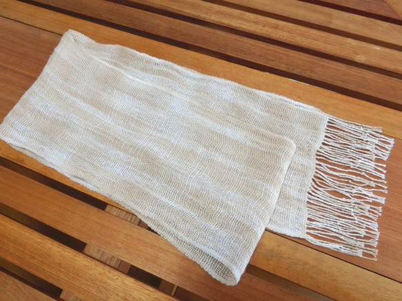 草木絣染め手織リネンストール 2枚目の画像