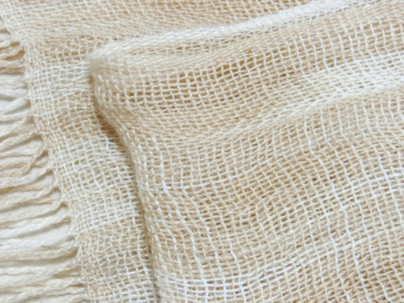 草木絣染め手織リネンストール 5枚目の画像
