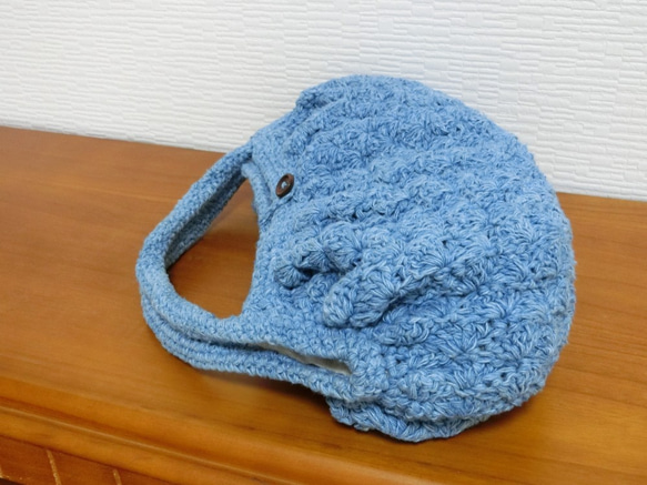 小ぶりな藍染め手編みグラニーバッグ 　 2枚目の画像