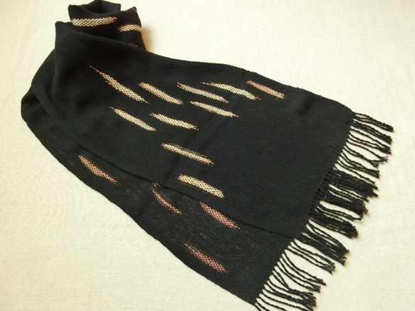 福袋セット　黒たて絣手織りコットンストールさみだれ縞＋手編みミニトートバッグ 7枚目の画像