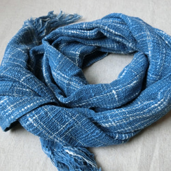 藍染手織り大判コットンストール-かすりチェック柄 1枚目の画像