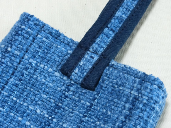 藍染手織り布スマホポーチ 4枚目の画像