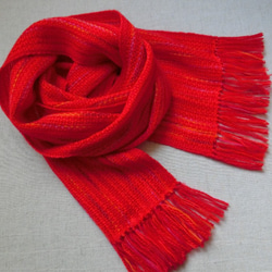 赤いスイートピー色の手織り春マフラー 　長さ168cm 2枚目の画像