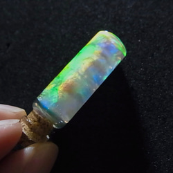 虹色ボトル　液体結晶 2枚目の画像