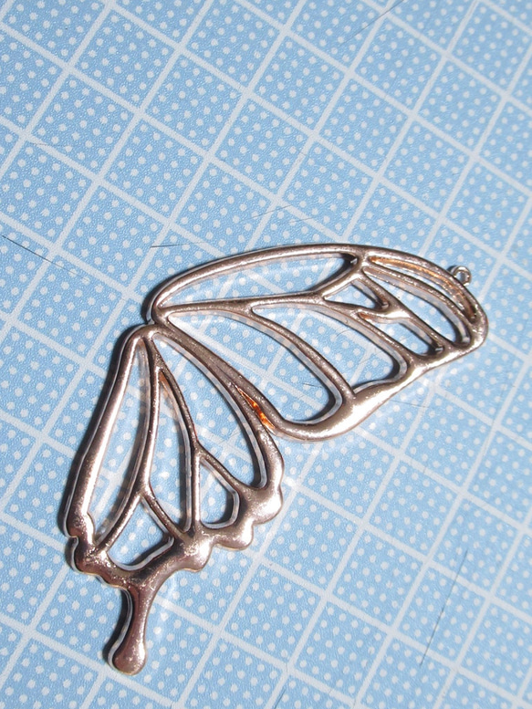 レジン用素材　レジン枠　蝶の羽　2個入り 1枚目の画像