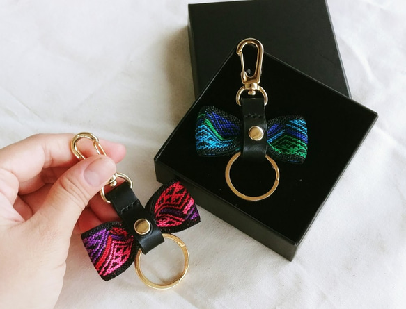 Bow Tie keyring 真皮鑰匙圈(紅紫款) 第2張的照片