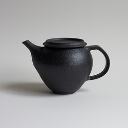 黒鉄釉　ポット（丸型）陶芸作家 小野俊 3枚目の画像