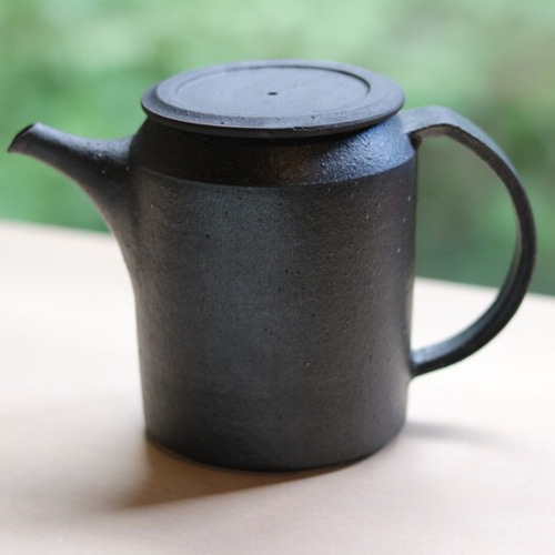 黒鉄釉 ポット（筒型）陶芸作家 小野俊 ポット・急須 potter