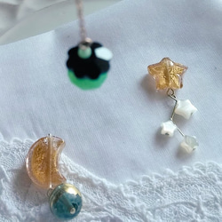 北欧カラーが可愛い揺れるフランスビーズのイヤリング(ピアス) 6枚目の画像