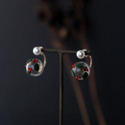 【聖誕限定商品】淡水珍珠 x 聖誕紅玻璃彩球  耳環 /耳夾 第1張的照片