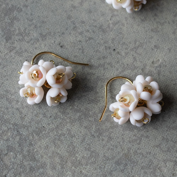 14KGF：小花束耳環/耳環/白色 第4張的照片