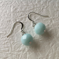 200.Button cut glass earrings（ミントアイスカラー）【16KGP】 4枚目の画像