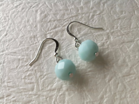 200.Button cut glass earrings（ミントアイスカラー）【16KGP】 4枚目の画像