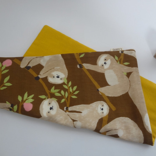 ３０㎝角*ナマケモノ*2*８重やわらかガーゼハンカチ*1枚*ハンドメイド 30㎝角*ナマケモノ*2*8重やわらかガーゼハンカチ*1枚 ハンカチ