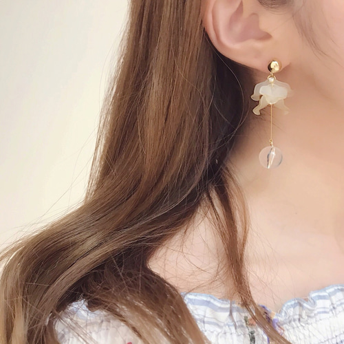 花びらピアス(イヤリング)*beige ピアス（その他） coco vanilla 通販 